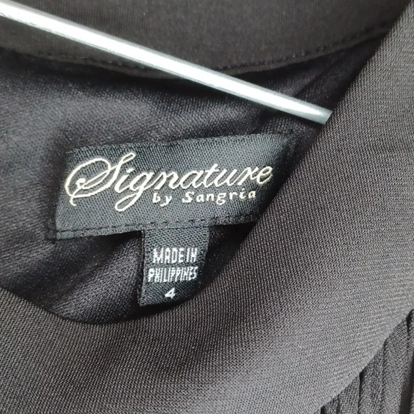 Signature By Sangria black sleeveless Evening Gown - Picture 3 of 8